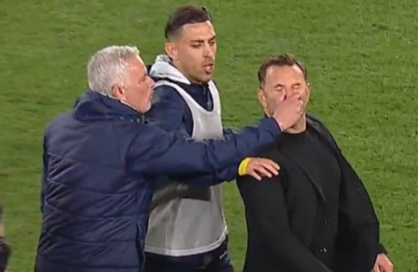 Video: Jose Mourinho assaults Galatasaray coach (watch)